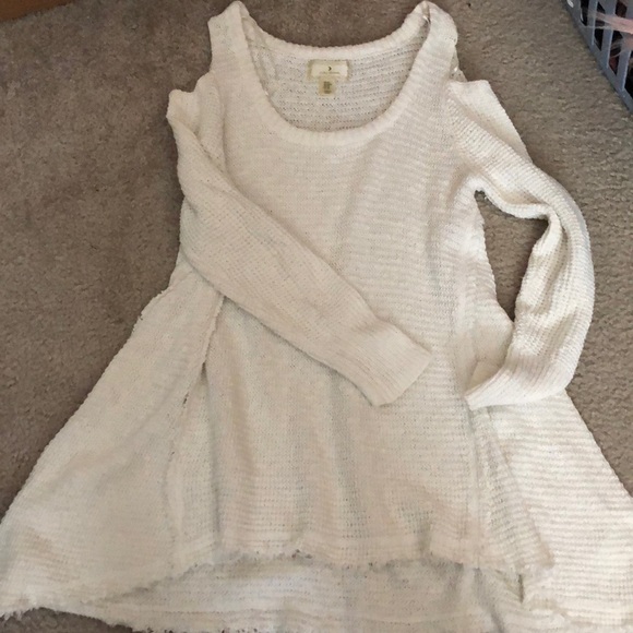 Cold shoulder oversized white sweater - Picture 1 of 1